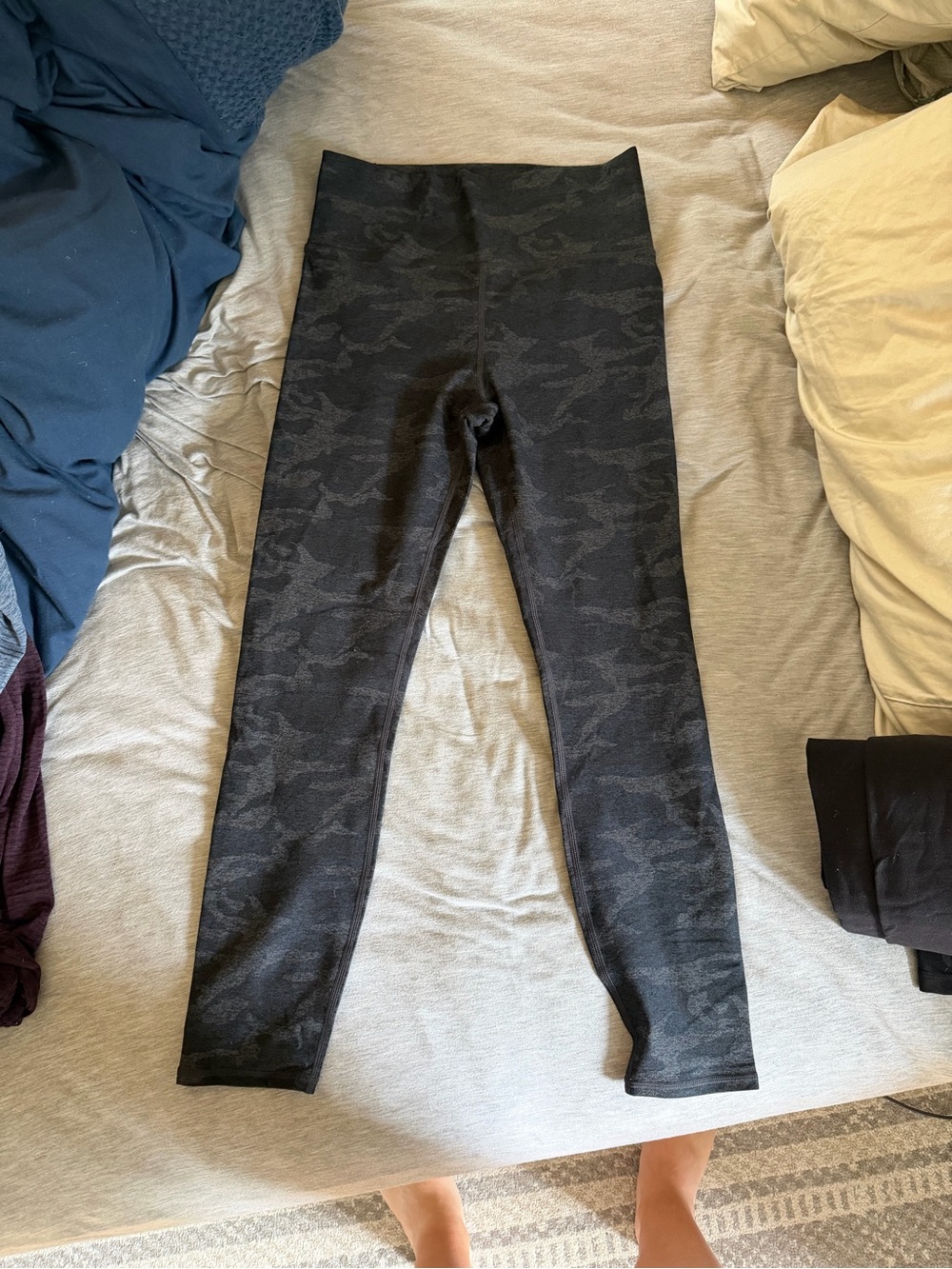 Women’s vuori 7/8 leggings. Size medium